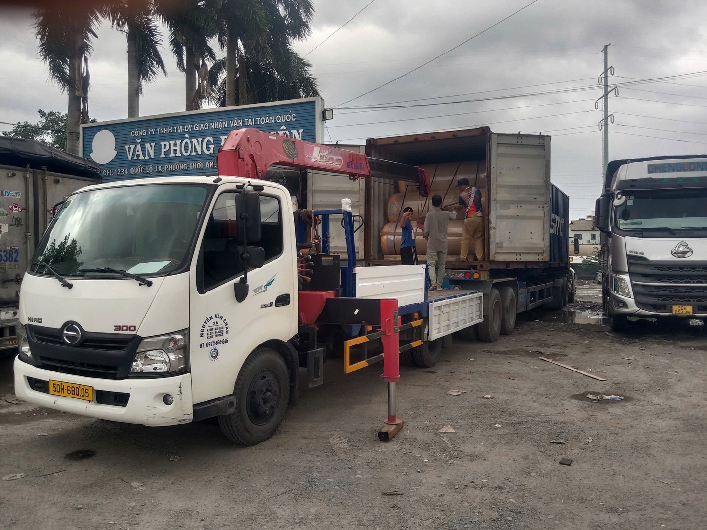 Dịch Vụ Xe Cẩu Container – Giá Tốt, Uy Tín
