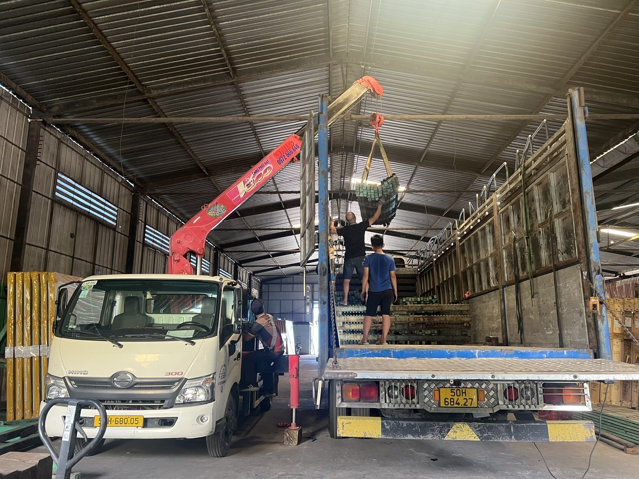 Xe Cẩu Bồn Hoá Chất Công Nghiệp